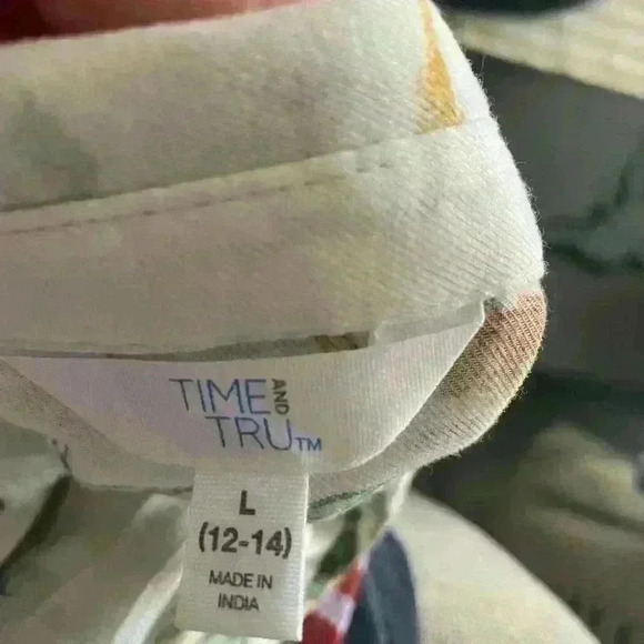 Time & True tropical print,  button-down blouse. Size L 12-14 - Picture 2 of 4